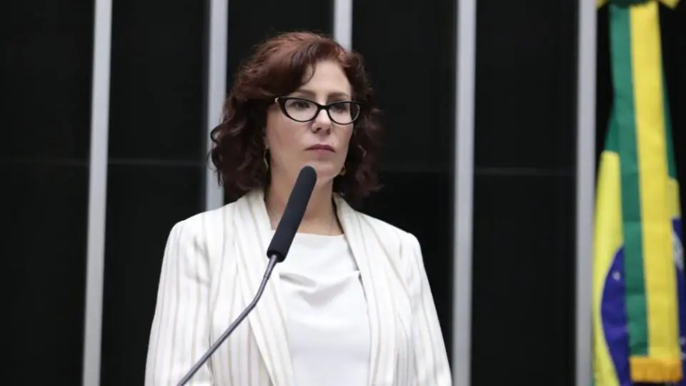 Moraes manda PF investigar Zambelli por suposta ligação com tentativa de golpe