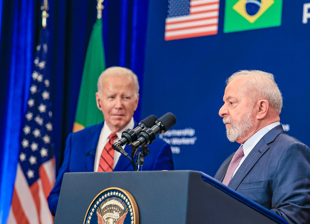 Lula diz a Biden que atua pela “normalização do processo político” na Venezuela