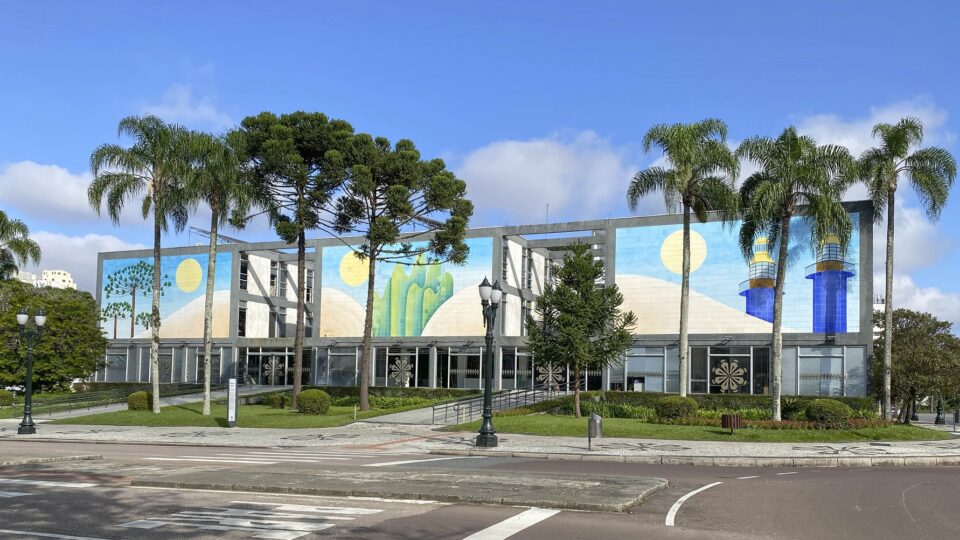 Licitação para contrato do lixo em Curitiba tem previsão de 60 meses e mais de R$ 1,4 bilhão.