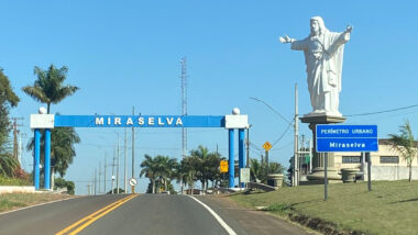 Pórtico de entrada da cidade de Miraselva, na Região Metropolitana de Londrina, norte do Paraná.