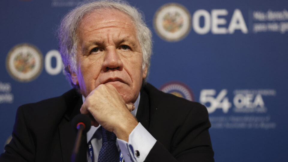 OEA chama de "irracionalidade repressiva" perseguição de Maduro contra opositores na Venezuela