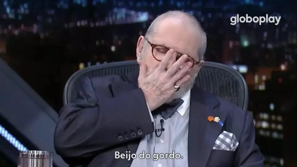 Jô Soares se despedindo em seu programa de entrevistas
