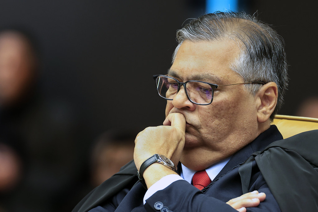 STF suspende julgamento sobre responsabilização de jornais por entrevistas