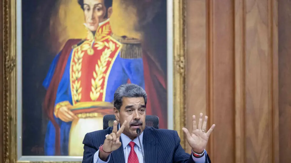 Maduro diz que "amigos extraordinários" de outros países passam informações sobre opositores