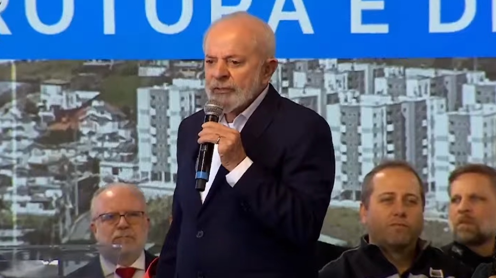 Lula afirmou que obra demorou a sair do papel desde que foi lançada, em 2008, e que fez 40% dela apenas neste terceiro mandato.