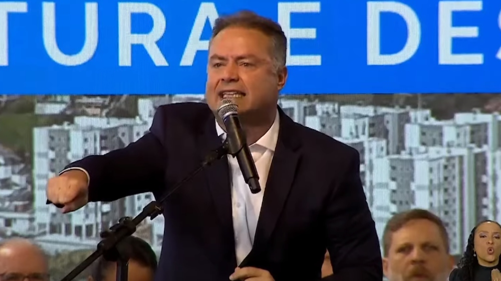 Ministro dos Transportes afirma que Bolsonaro investiu quatro vezes menos que Lula no estado.