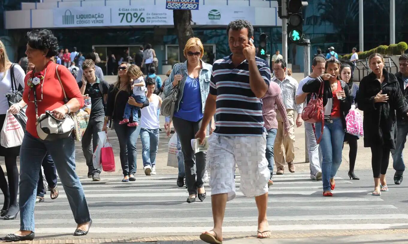1 a cada 10 brasileiros teve o celular roubado ou furtado em 1 ano