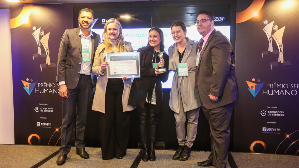 1º lugar: Unimed Curitiba – Programa Jovem Aprendiz - Desenvolvendo Novos Talentos