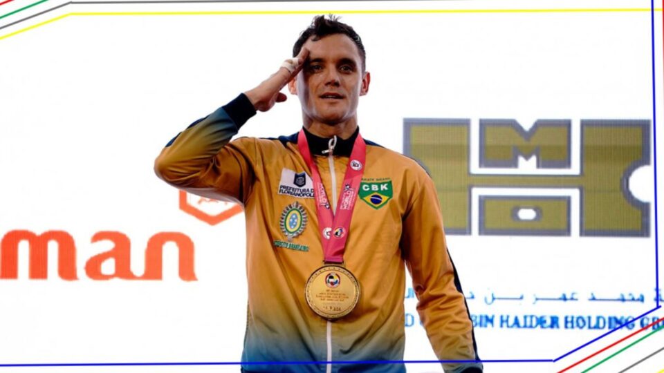 Douglas Brose é tricampeão mundial de karatê