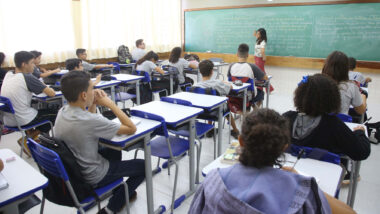 A diferença entre o que foi apurado pelo Ideb e o ideal para o aprendizado de Português e Matemática ainda é grande entre os estados.