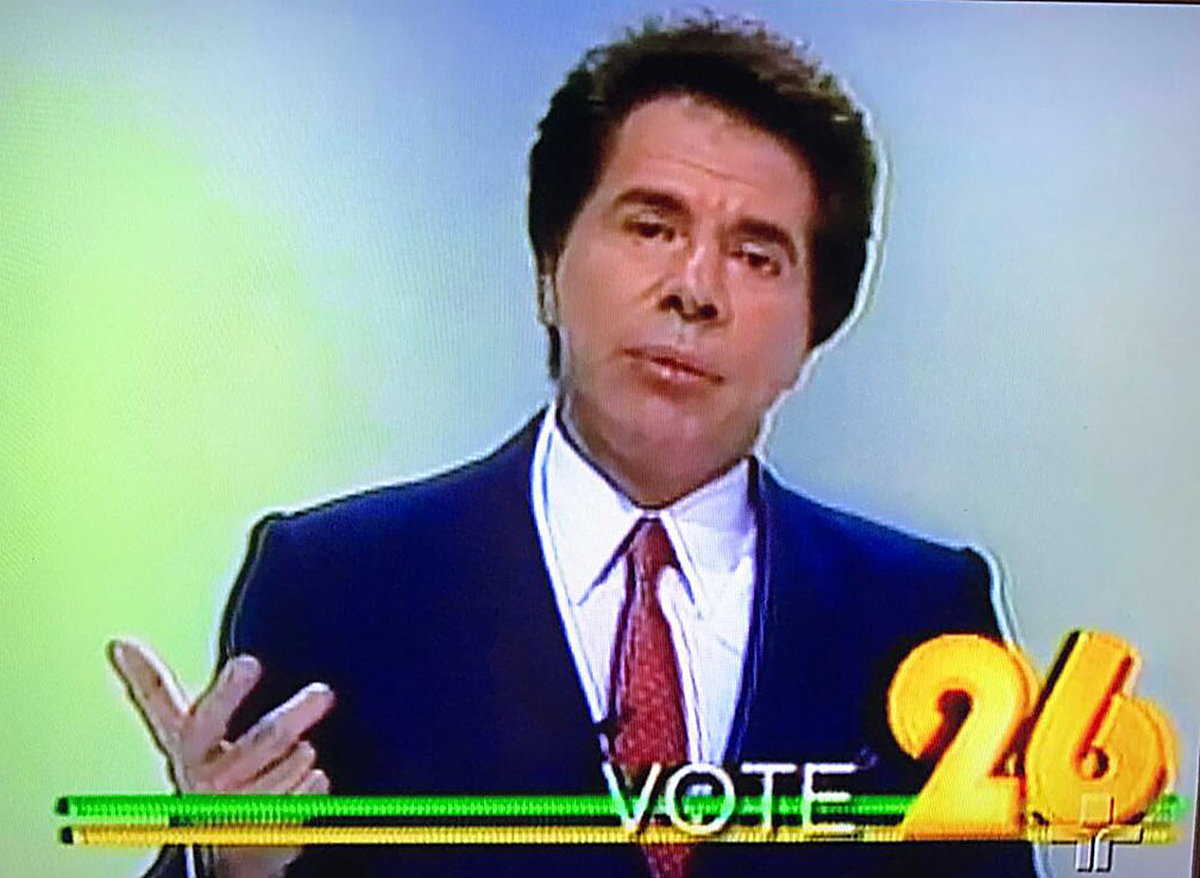 No campo político, Silvio Santos tentou ser candidato a presidente da República e prefeito de São Paulo.