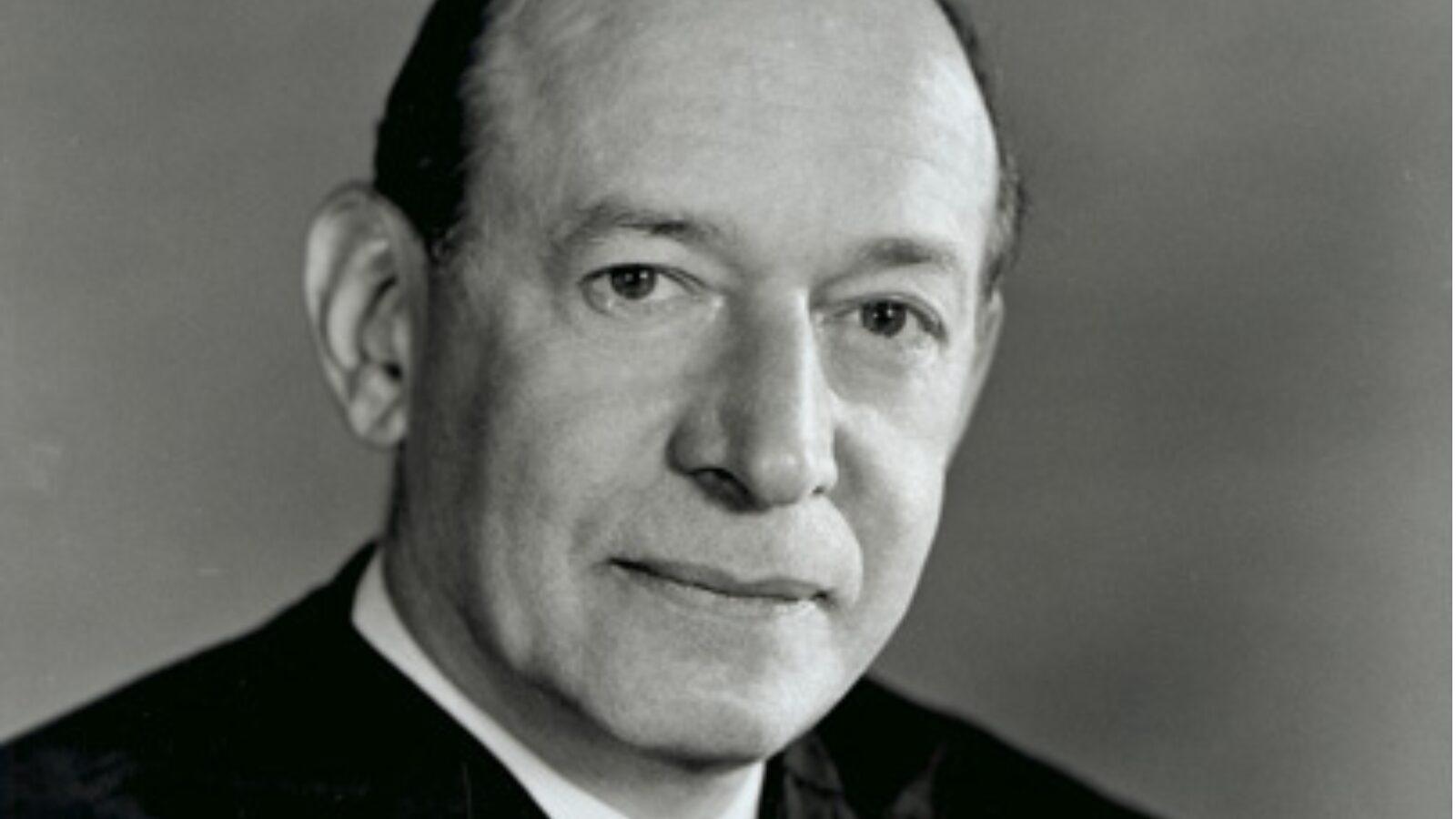 Abe Fortas: juiz da Suprema Corte que deixou o cargo após escândalos