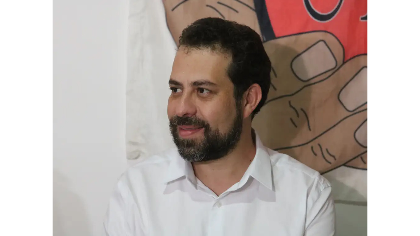 Guilherme Boulos (Psol), candidato a Prefeitura de São Paulo, apoiou a decisão de Moraes sobre o X e chamou Musk de “alucinado da extrema direita”