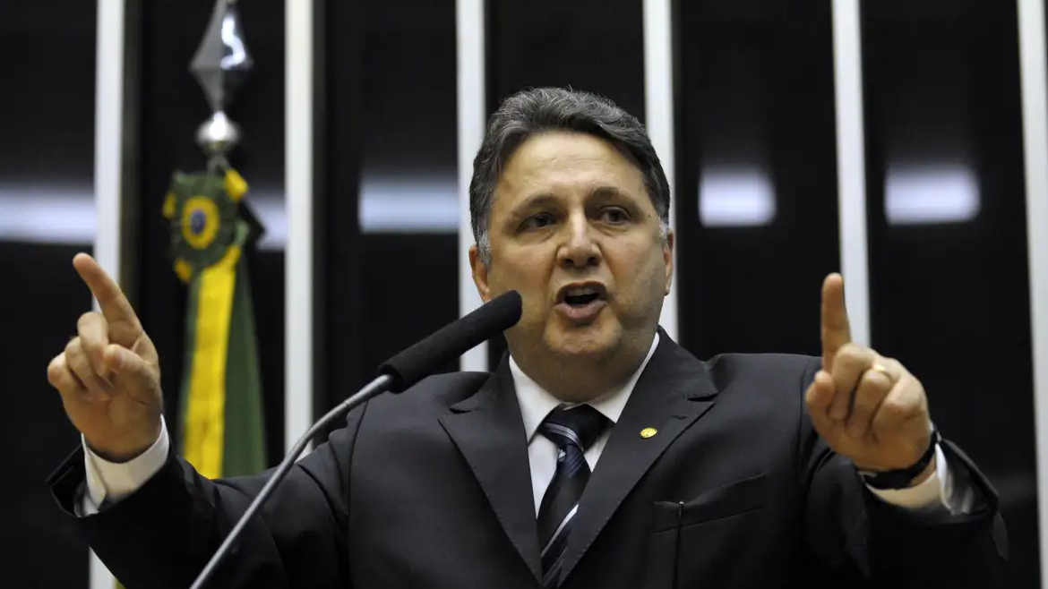 Ex-governador do Rio de Janeiro, Anthony Garotinho vai concorrer como candidato a vereador na capital fluminense.