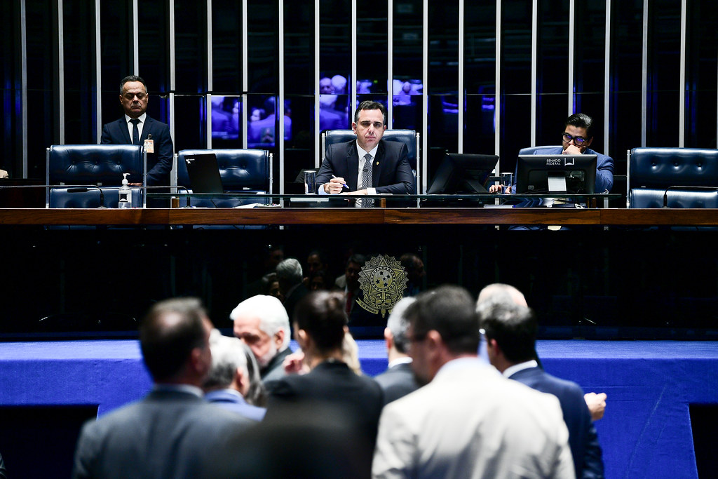 Pacheco pautou para a próxima terça (27) a votação do projeto que suspende trechos do decreto de Lula sobre armas.