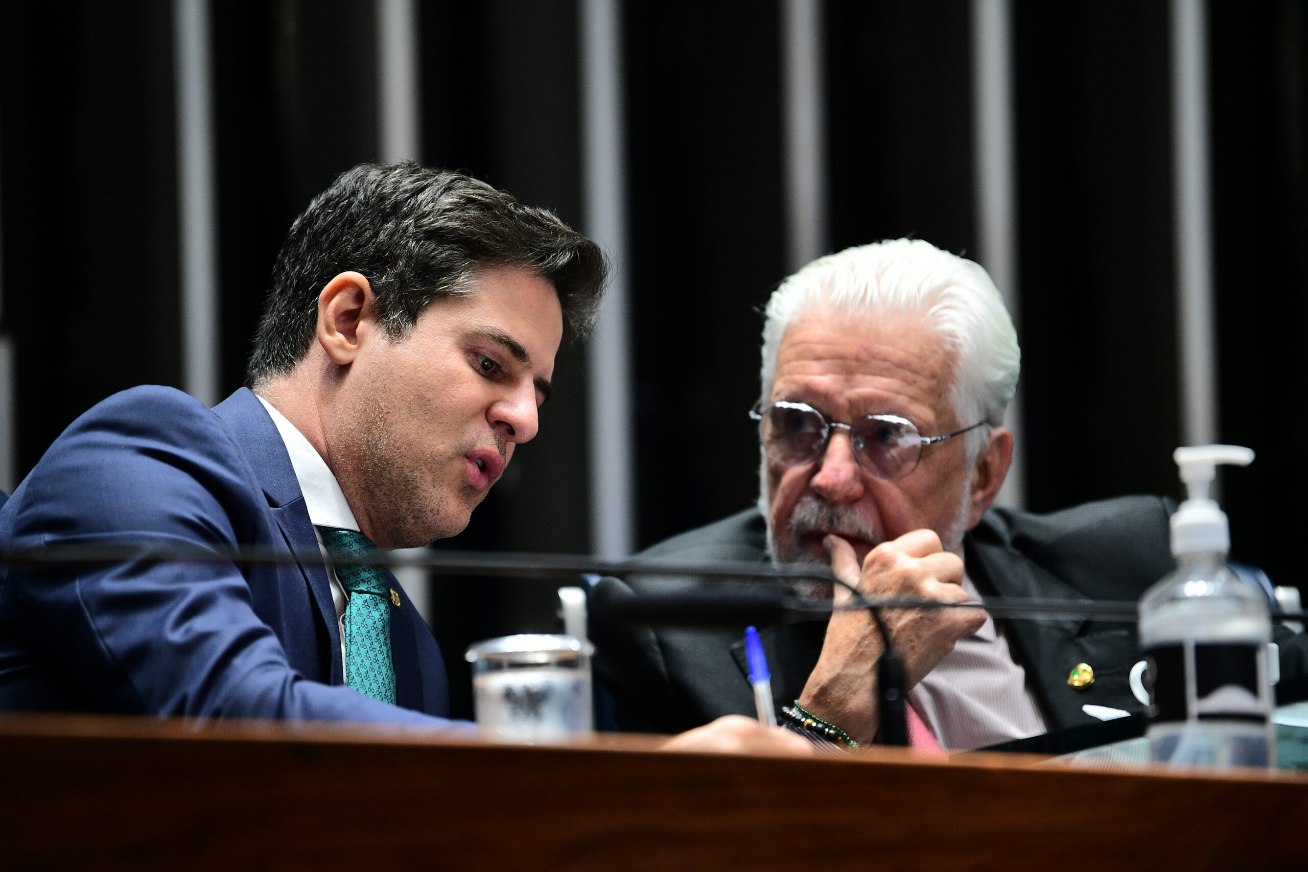Senador Ismael Alexandrino (PSD) debate com Jaques Wagner (PT)no Senado
