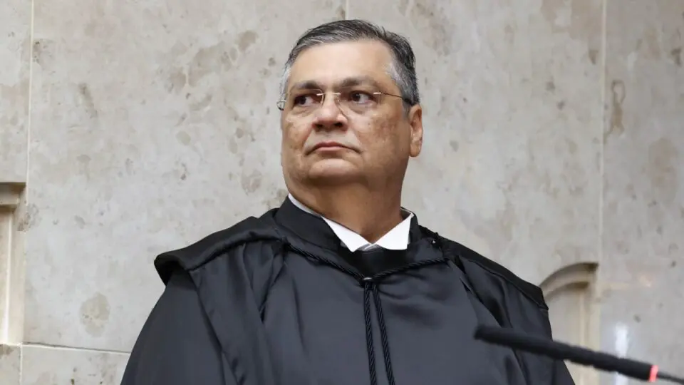 Flávio Dino determinou censura de livros que ele considerou homofóbicos.