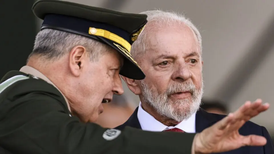 General Tomás Paiva e Lula