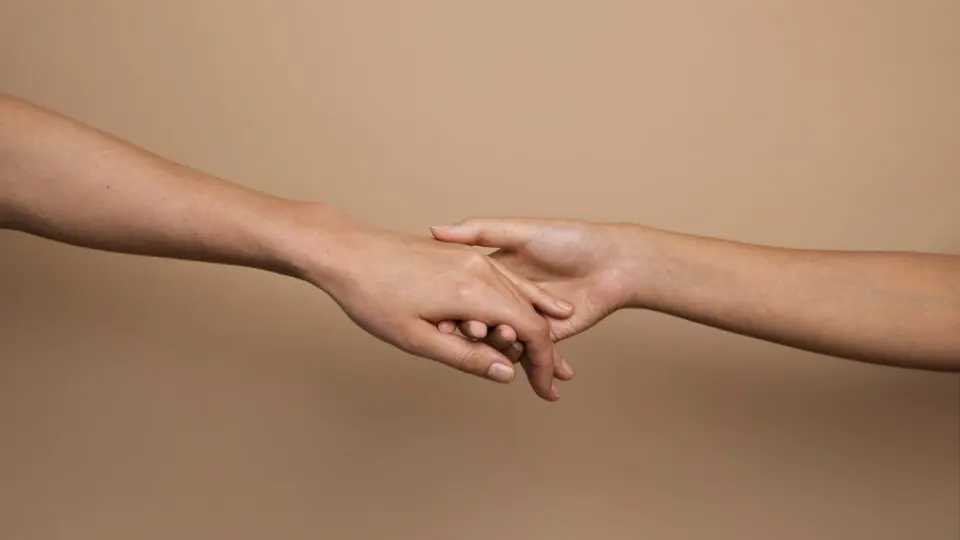 "Felicidade Não É a Cura", o psiquiatra Anders Hansen apresenta as origens de nossos principais sentimentos e os transtornos mentais mais comuns nos dias de hoje.