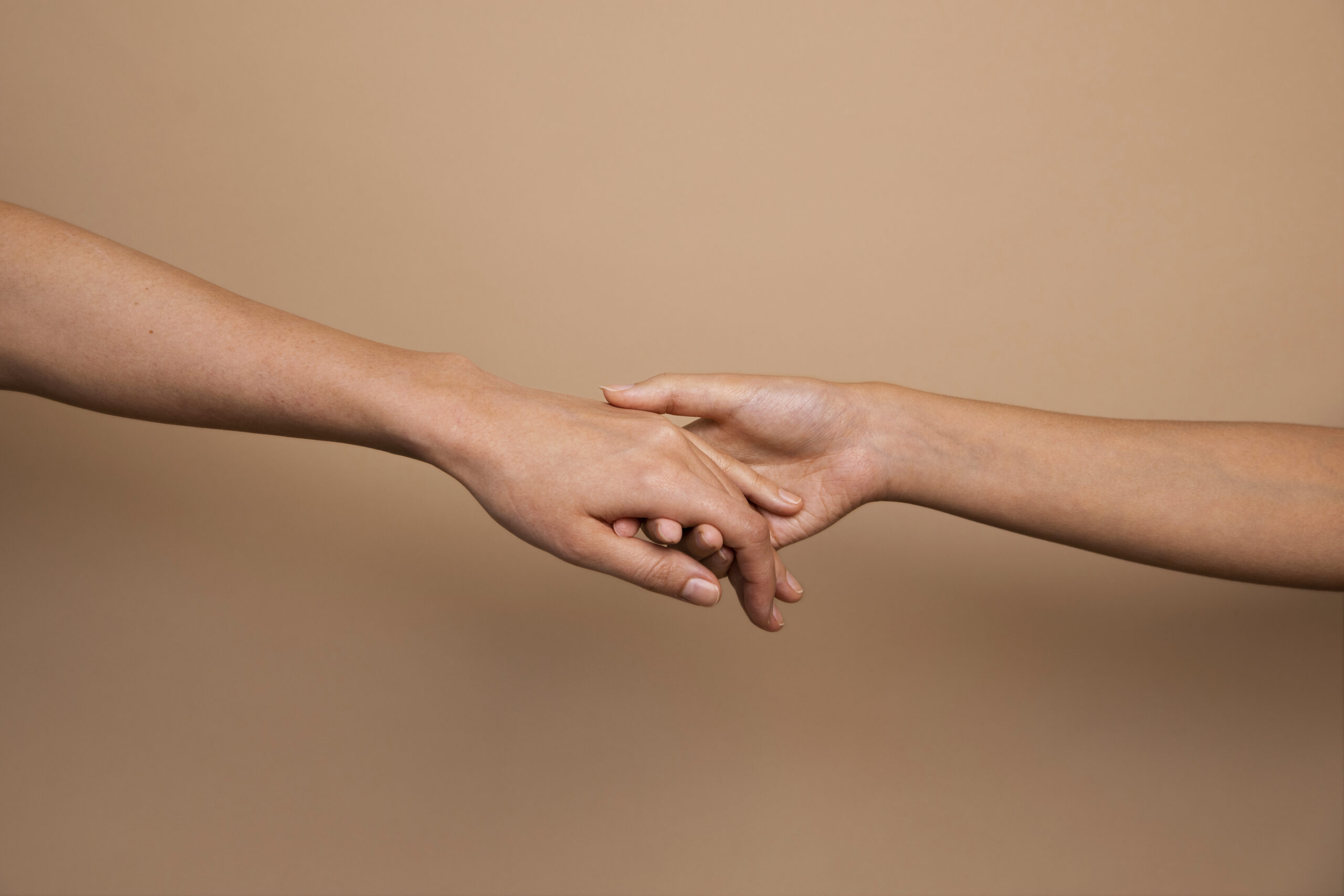 &#8220;Felicidade Não É a Cura&#8221;, o psiquiatra Anders Hansen apresenta as origens de nossos principais sentimentos e os transtornos mentais mais comuns nos dias de hoje.