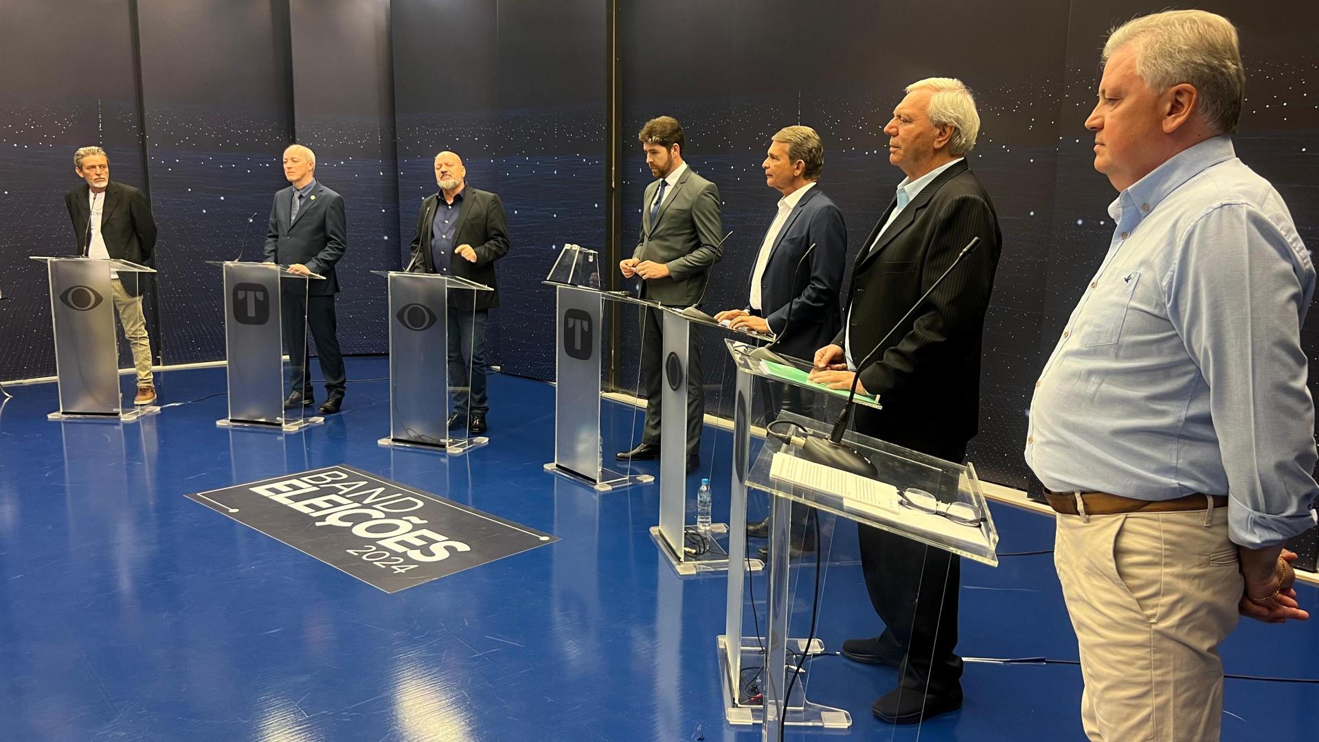 Debate entre os candidatos a prefeito de Foz do Iguaçu (PR) nas eleições 2024.