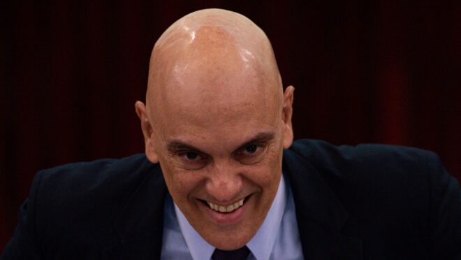 ALEXANDRE DE MORAES TOTALITÁRIO