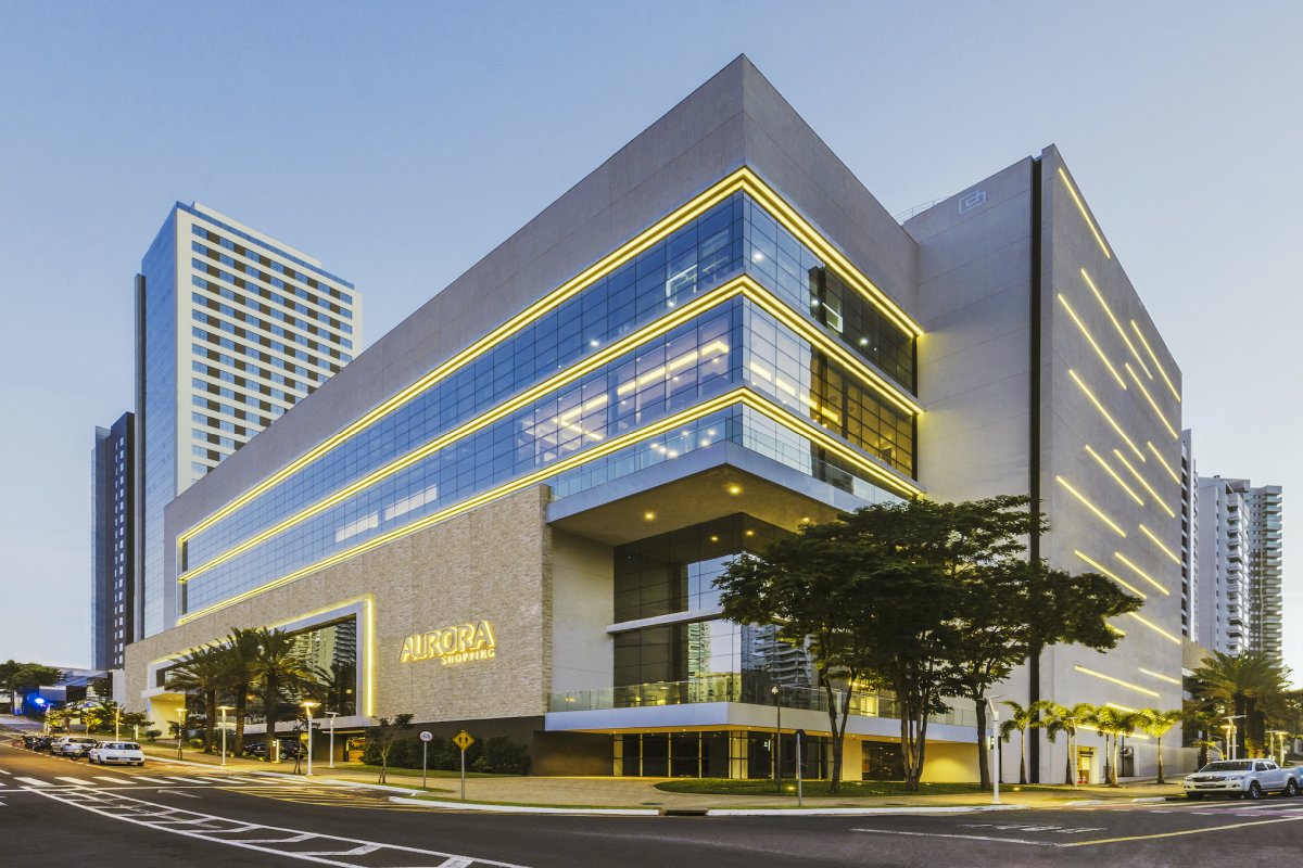 Aurora Shopping fica no bairro Gleba Palhano, em Londrina.
