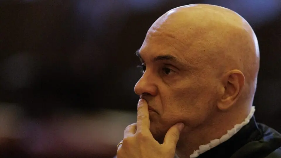 Alexandre de Moraes: ordens ilegais reveladas por Musk
