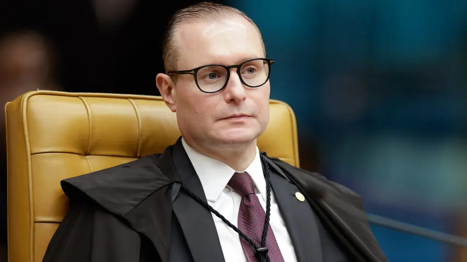 Starlink volta a pedir desbloqueio de contas bancárias ao STF