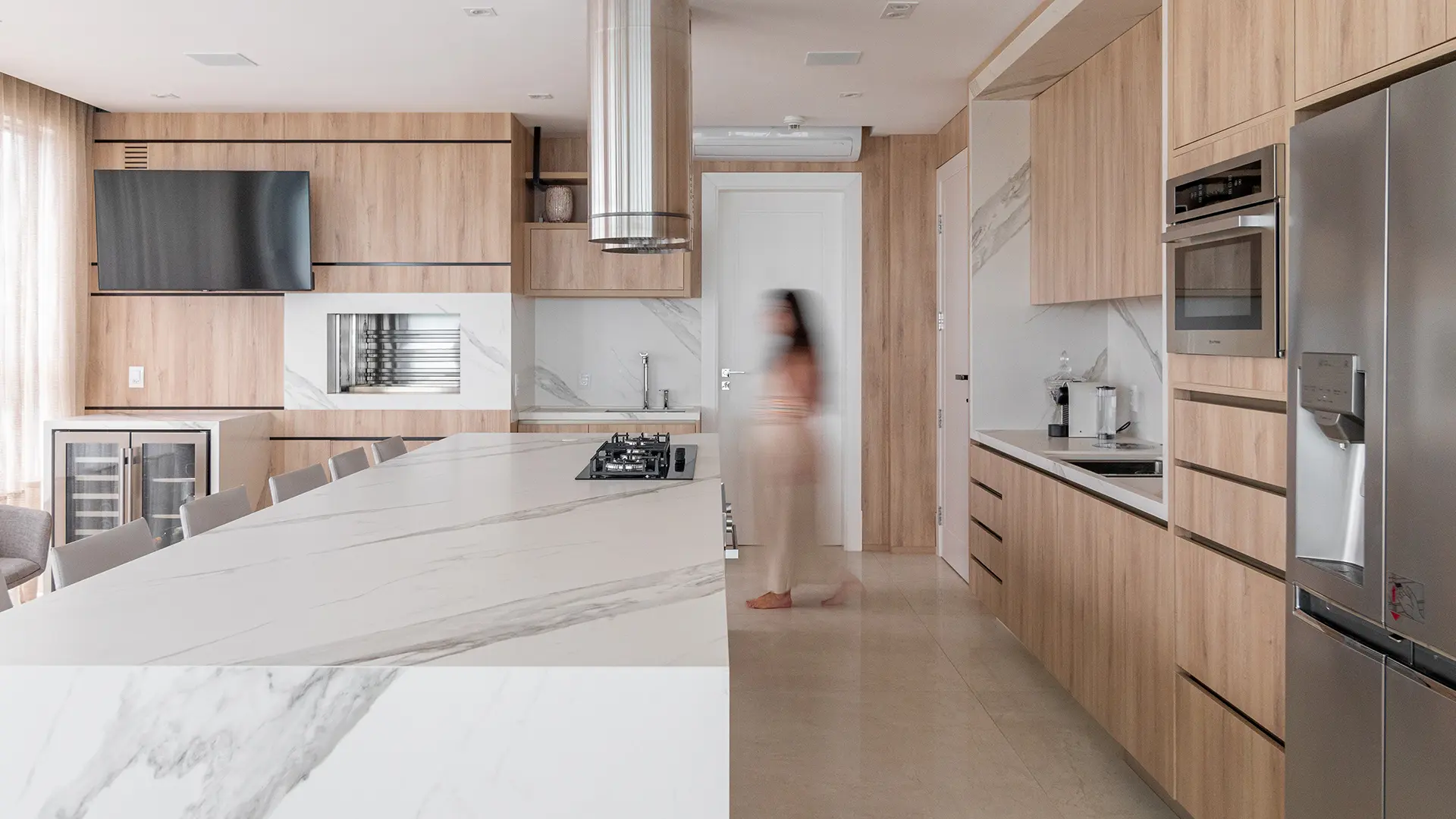 Studio Carolina Reis mantém a comunicação constante com o cliente para garantir que tudo esteja conforme o planejado