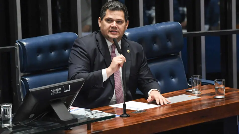 PDT anuncia apoio a Alcolumbre para presidência do Senado