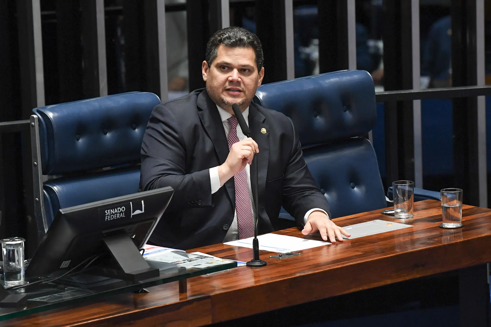 PDT anuncia apoio a Alcolumbre para presidência do Senado