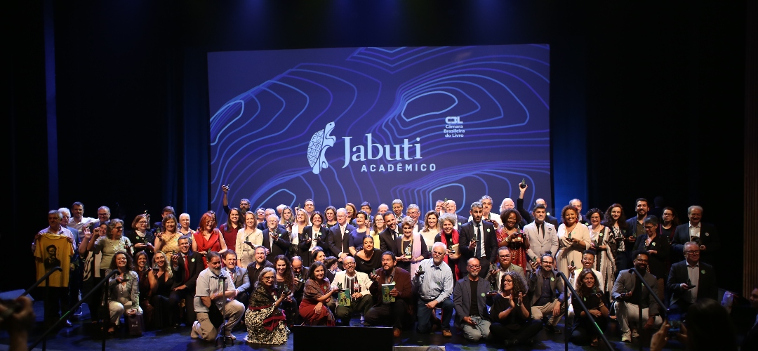 Encerramento da cerimônia de premiação do Jabuti Acadêmico: lista de finalistas reflete o predomínio da ideologia de esquerda no ambiente universitário.