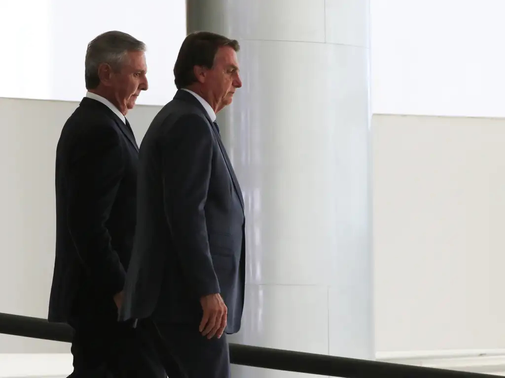 Sobrinho de Collor e filho de Bolsonaro usam nome e sobrenome dos ex-presidentes nas urnas