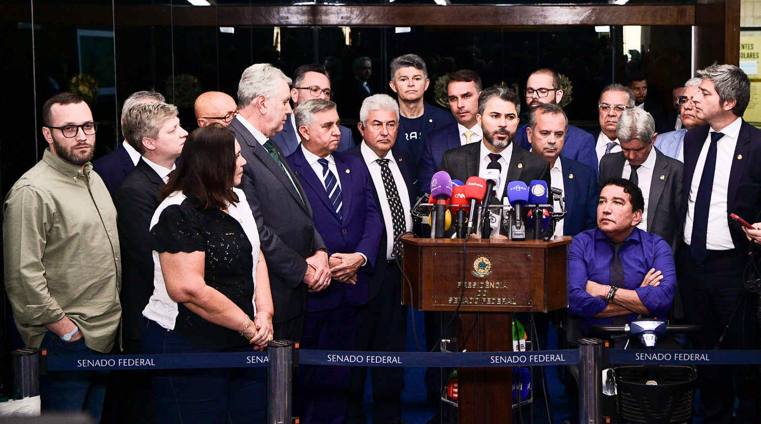 Opposition senators and deputies issued a statement and called on the public to join the September 7 protest on Avenida Paulista against censorship.