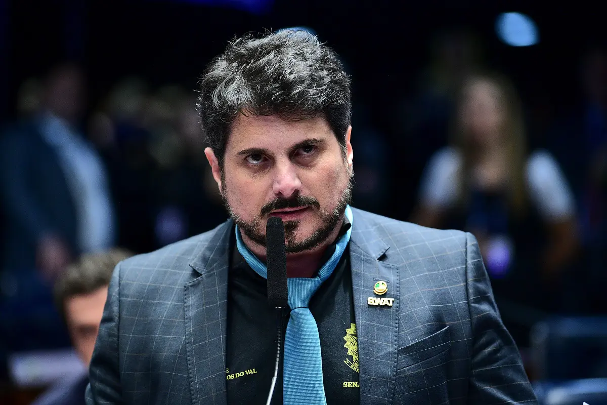 Senadores da oposição querem votar sanções de Moraes contra Marcos do Val
