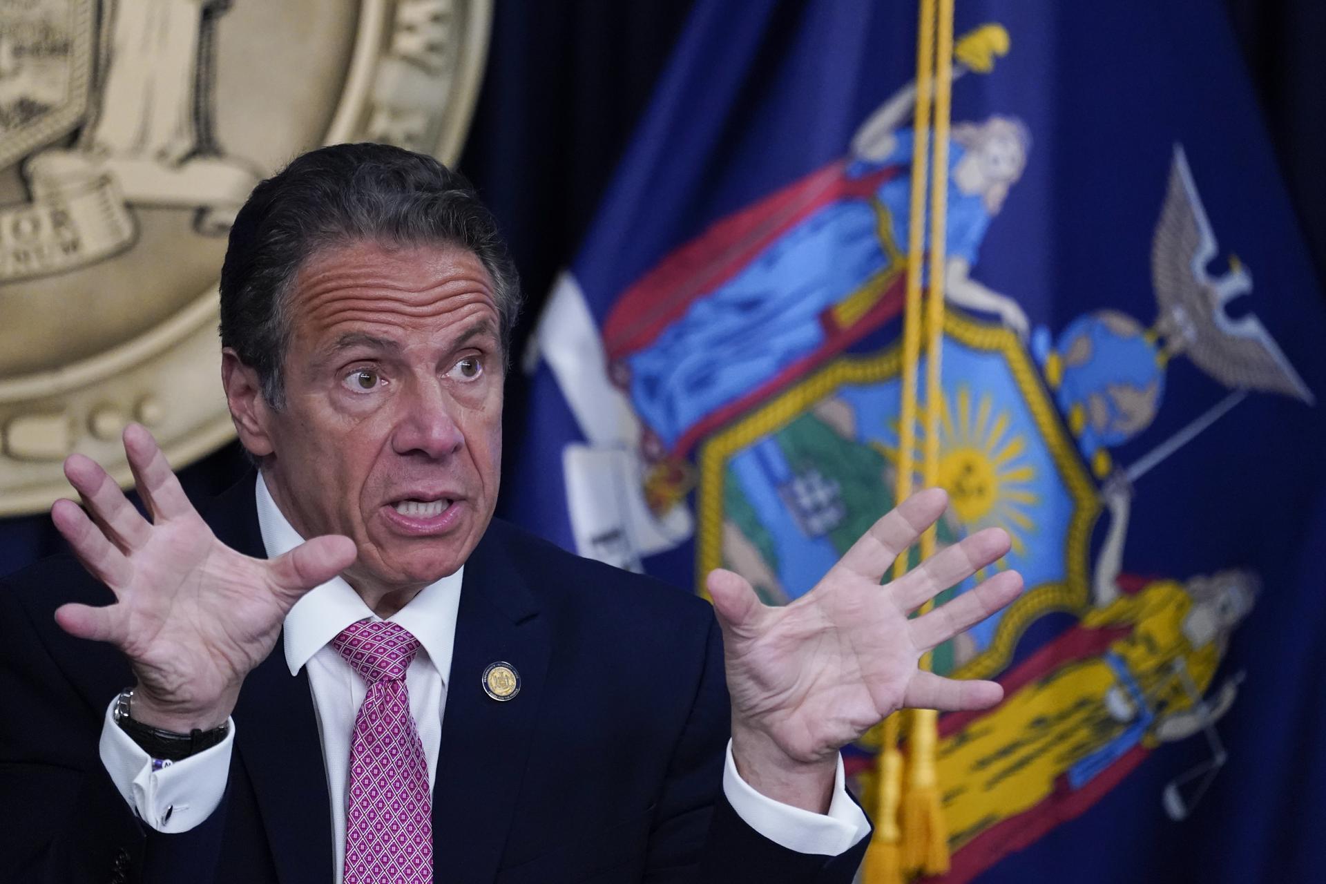 O então governador de Nova York, Andrew Cuomo, fala durante uma entrevista coletiva sobre a resposta do estado à pandemia de COVID-19 em seu escritório em Nova York, EUA, 10 de maio de 2021.