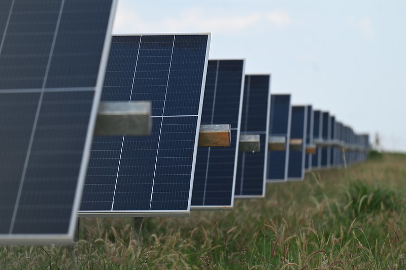Projeto “Combustível do Futuro” ganhou emenda que amplia subsídio à energia solar. Resultado: conta de luz do conjunto dos consumidores vai subir.
