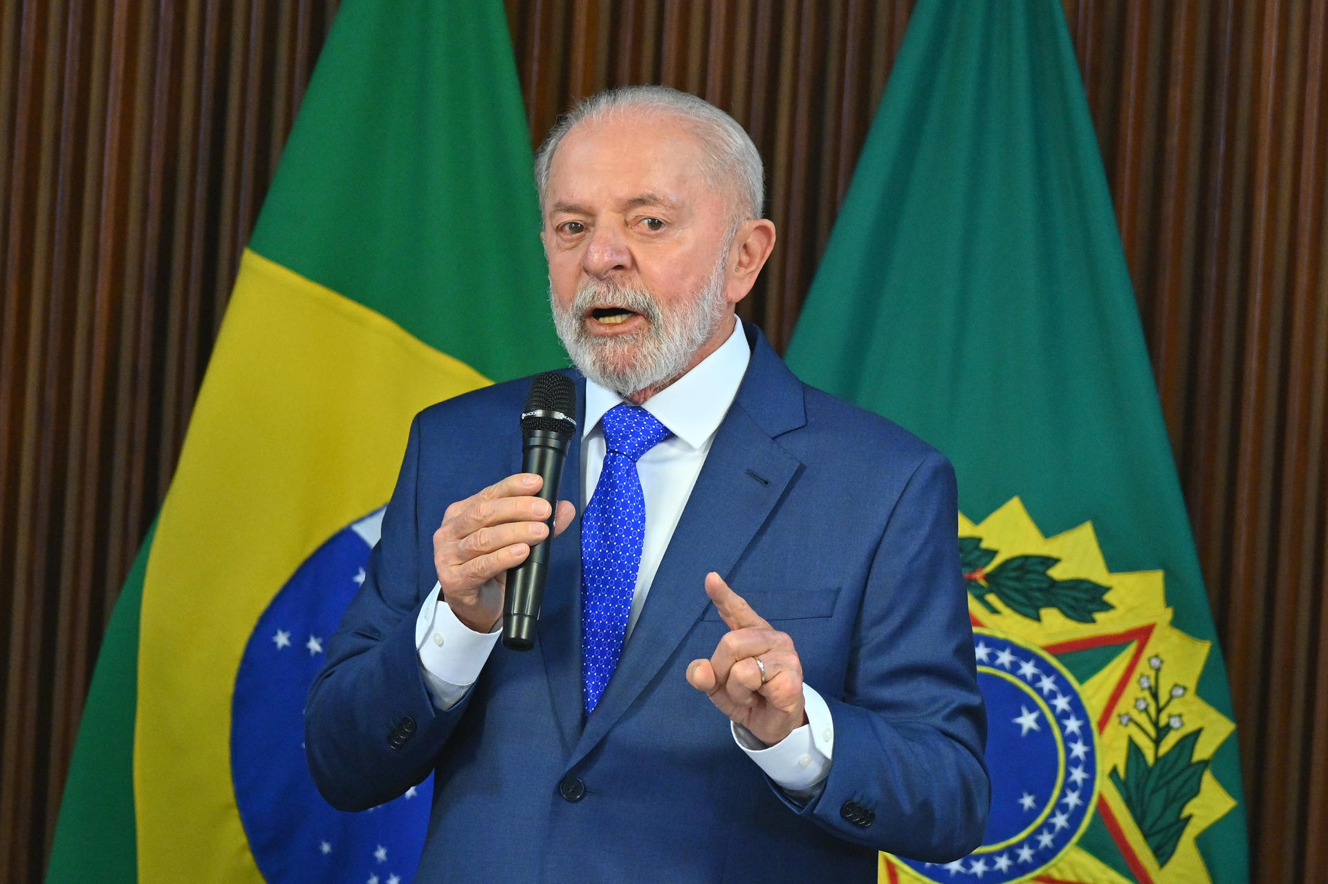Lula disse que o Brasil não tolera quem desafia a legislação nacional “tenha a fortuna que tiver”
