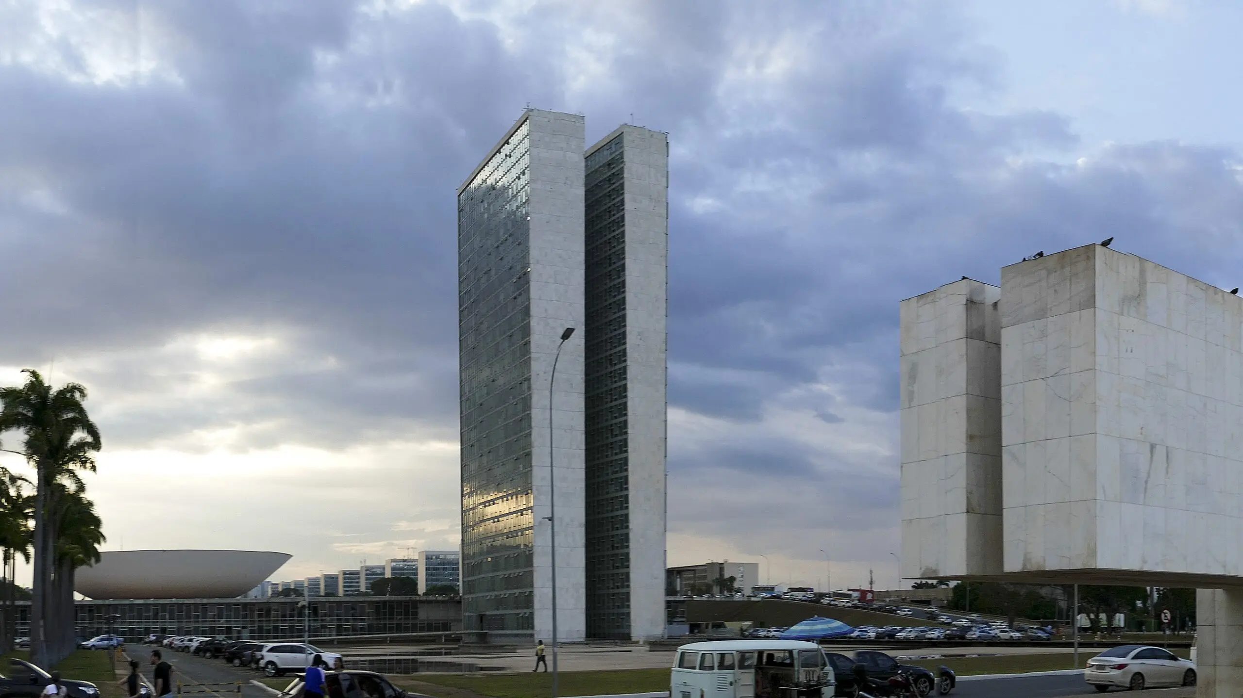 Governo quer votar matérias econômicas e oposição avançar em propostas para reduzir poder do STF
