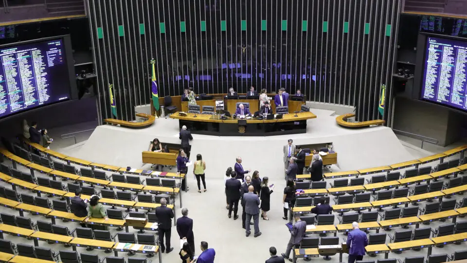 Câmara aprova reoneração da folha de pagamento a partir de 2025