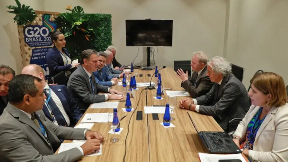 Reunião com União Europeia