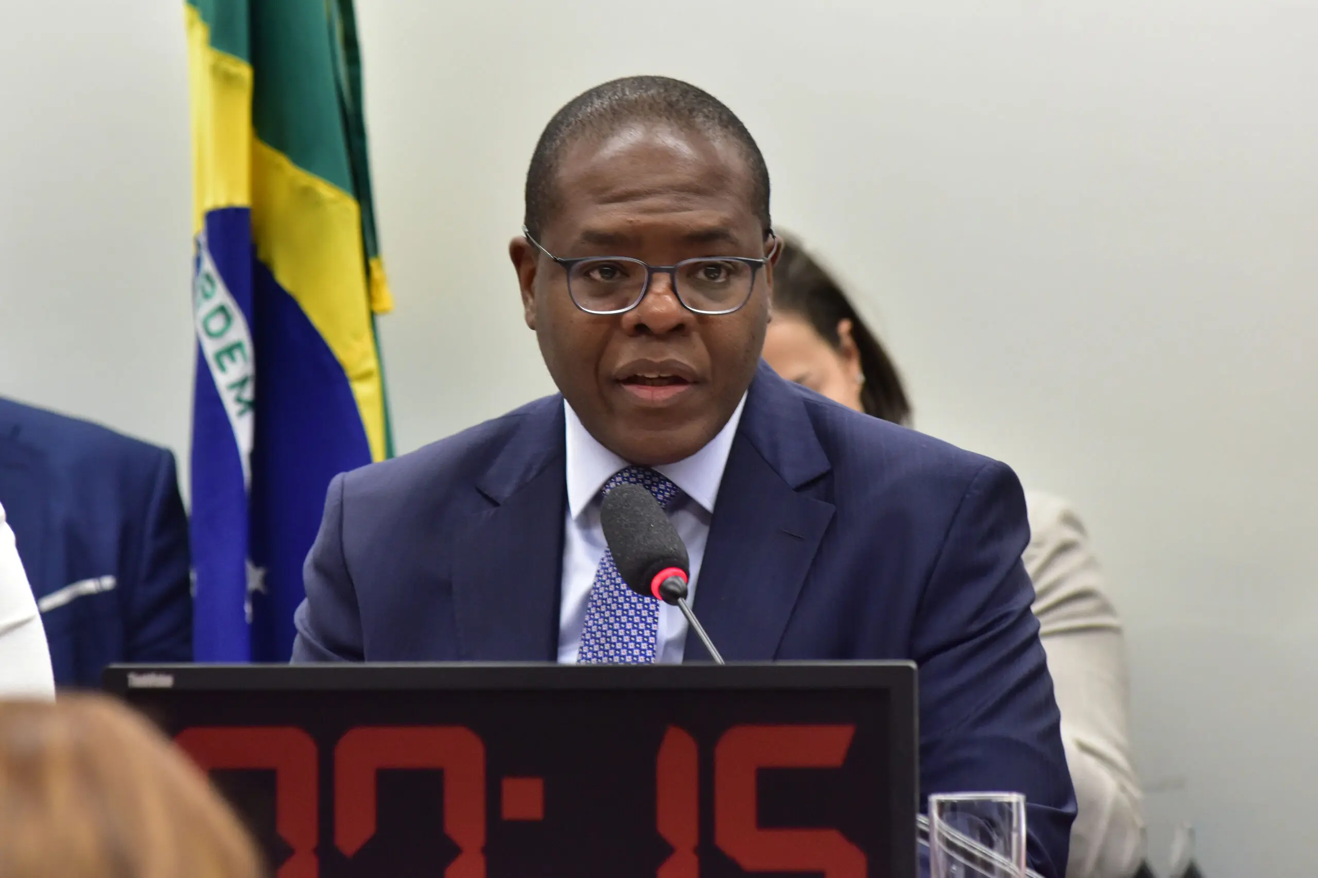 Ex-servidor que relatou assédio moral de Silvio Almeida pede para entrar em programa de proteção