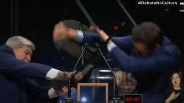 Datena e Marçal no momento da agressão no debate entre candidatos em São Paulo
