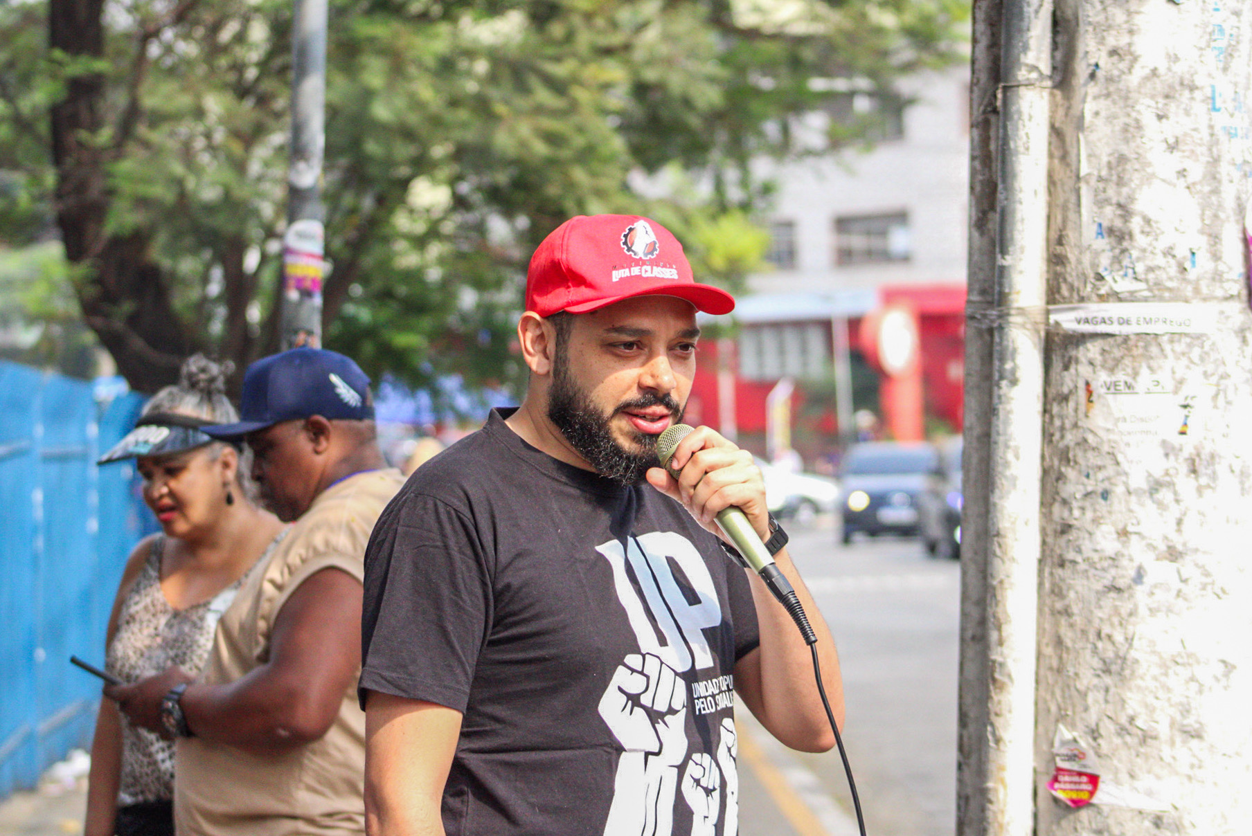 Em entrevista à Gazeta do Povo, Ricardo Senese (UP) defende a estatização dos serviços e a equiparação de salários entre prefeitos, vereadores e os demais funcionários públicos, como professores