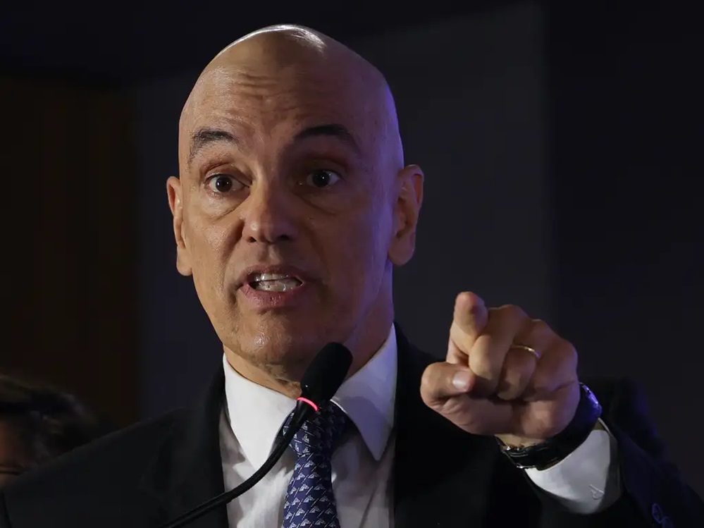 Alexandre de Moraes dá 5 dias para X apresentar documentos de representante
