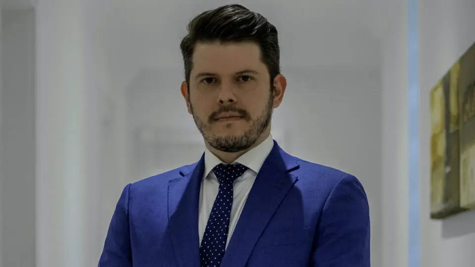 O advogado Carlos Henrique Piacentini alerta para a necessidade de simplificar ainda mais os processos e gerenciar melhor os riscos nesse novo formato de contratação
