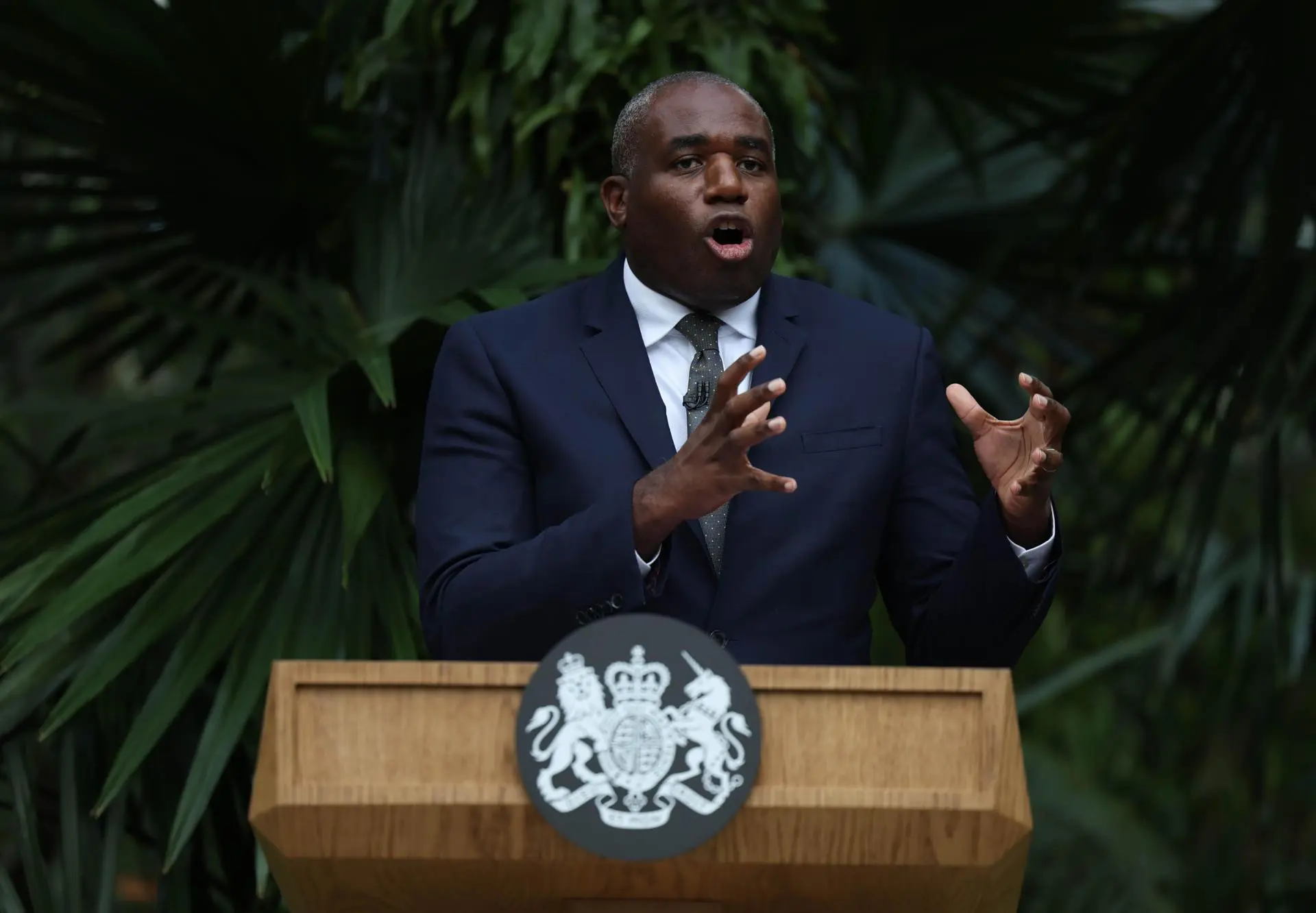 Em meio a tensão, Reino Unido pede a seus cidadãos que deixem o Líbano em voos comerciais