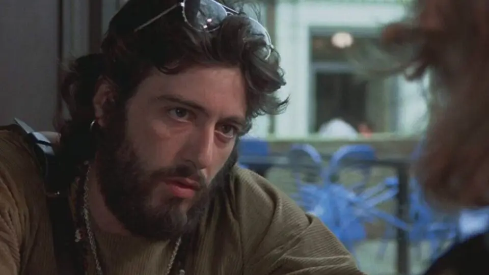 Al Paicino como Frank Serpico, no filme de Sidney Lumet: história do policial que denunciou a corrupção na corporação é tema de um novo livro, "O Homem Marcado".