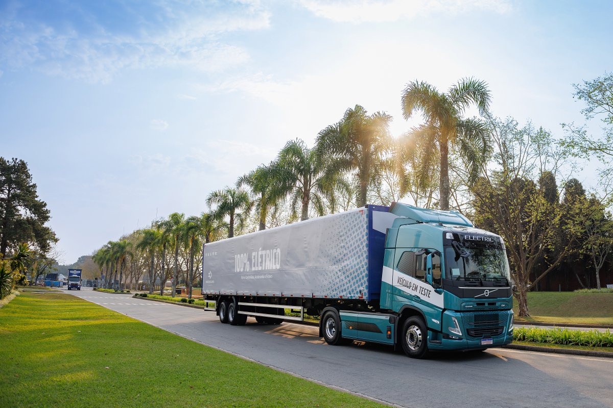 Volvo vai testar caminhões elétricos em fábrica de Curitiba.